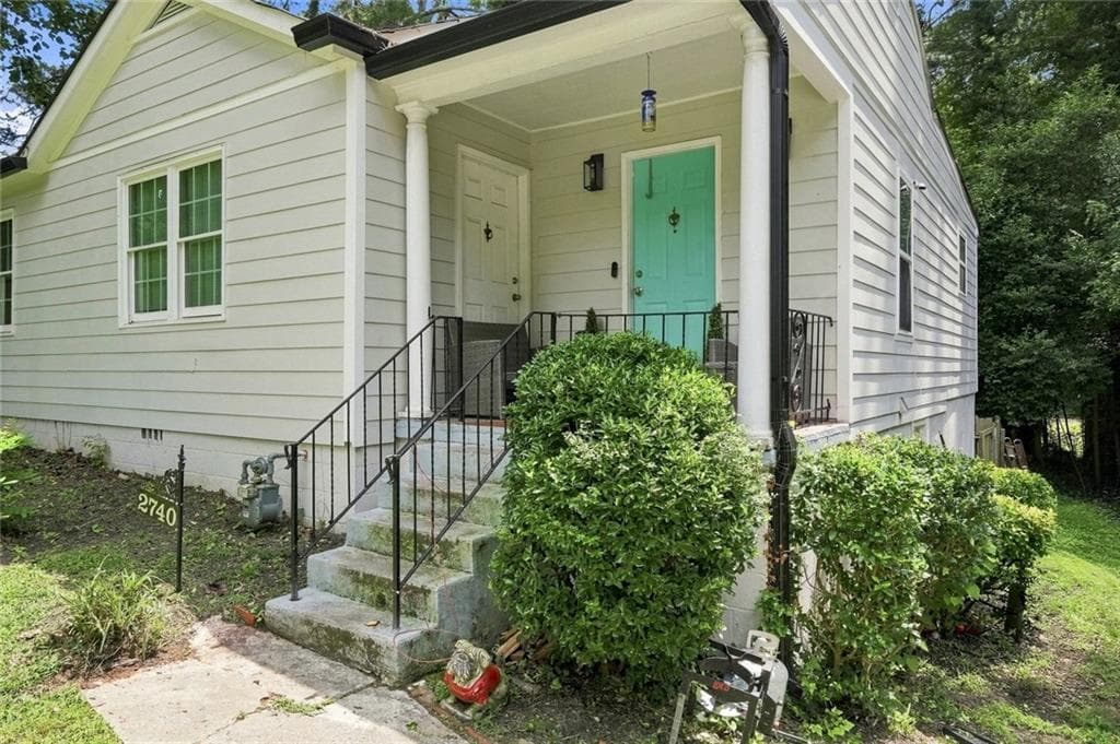 4 bedroom, 2 bathroom, 1,916 sq ft single family residence for sale at 2740 Dale Creek Drive, Atlanta, GA 30318 — photo 7