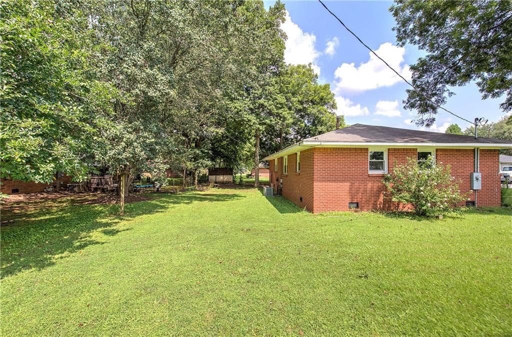 3 bedroom, 1 bathroom, 1,190 sq ft single family residence under contract at 7 West Drive, Cartersville, GA 30120 — photo 3