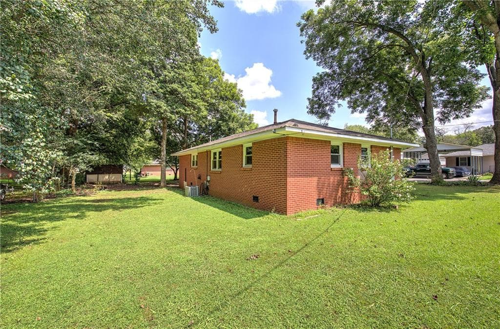 3 bedroom, 1 bathroom, 1,190 sq ft single family residence under contract at 7 West Drive, Cartersville, GA 30120 — photo 4