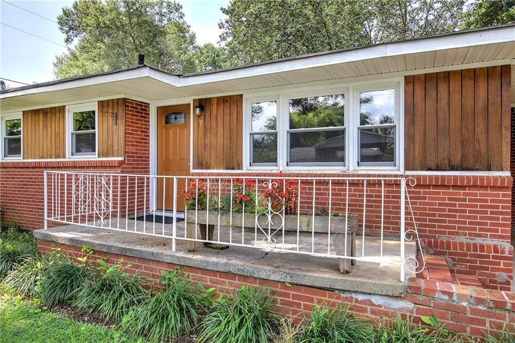 3 bedroom, 1 bathroom, 1,190 sq ft single family residence under contract at 7 West Drive, Cartersville, GA 30120 — photo 10