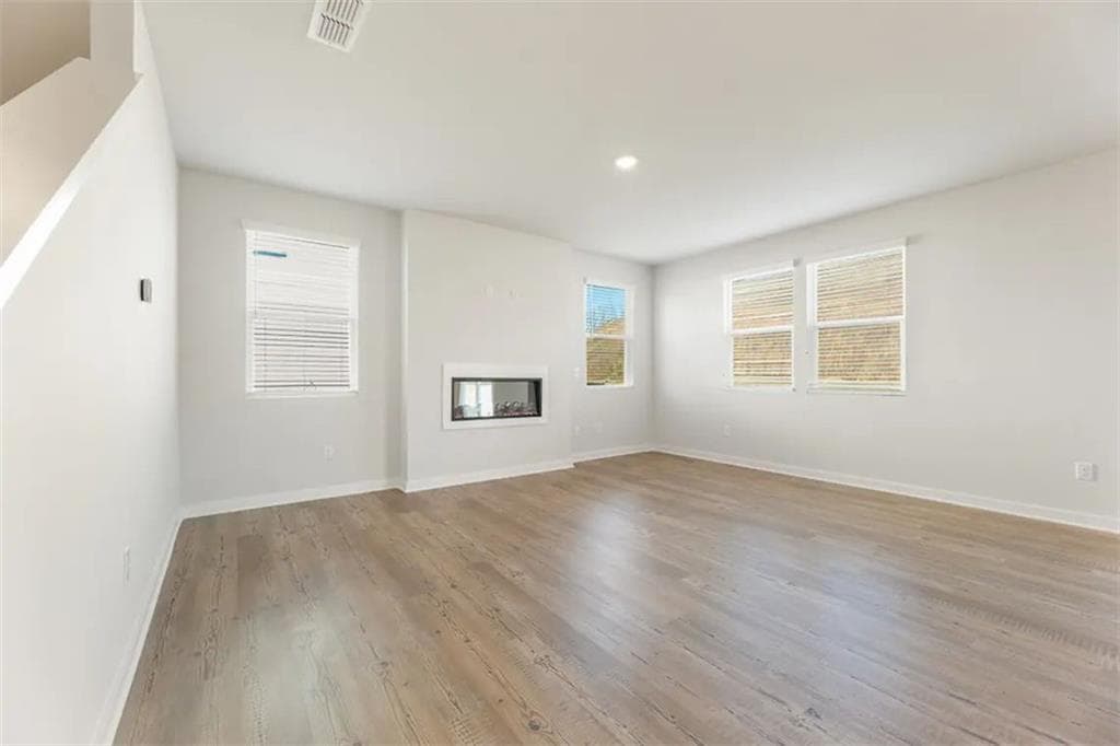 5 bedroom, 4 bathroom, 2,774 sq ft single family residence under contract at 5671 Rosehall Place, South Fulton, GA 30349 — photo 4