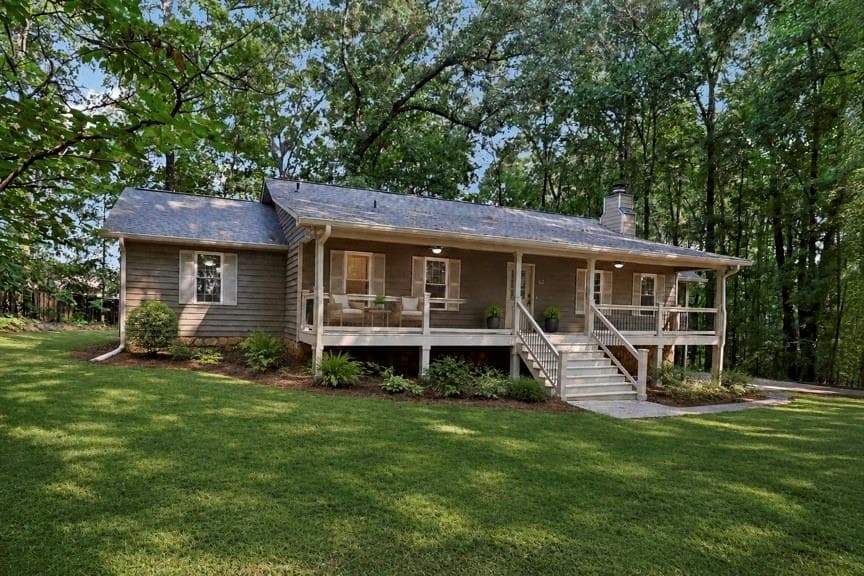 3 bedroom, 3 bathroom, 1,744 sq ft single family residence for sale at 62 Mount Calvary Road, Marietta, GA 30064 — photo 2