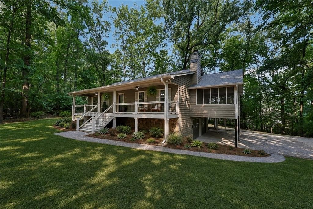 3 bedroom, 3 bathroom, 1,744 sq ft single family residence for sale at 62 Mount Calvary Road, Marietta, GA 30064 — photo 3