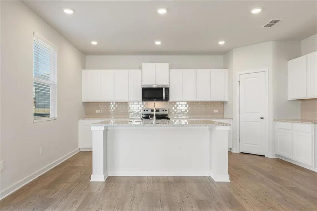 5 bedroom, 4 bathroom, 2,774 sq ft single family residence under contract at 5671 Rosehall Place, South Fulton, GA 30349 — photo 7