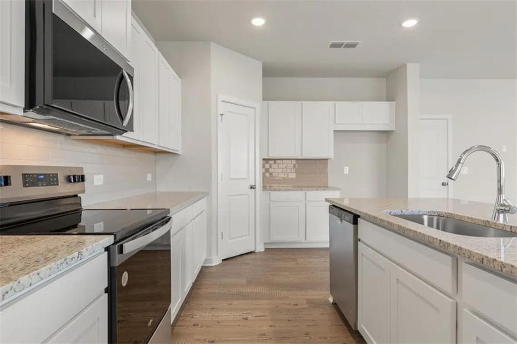 5 bedroom, 4 bathroom, 2,774 sq ft single family residence under contract at 5671 Rosehall Place, South Fulton, GA 30349 — photo 10