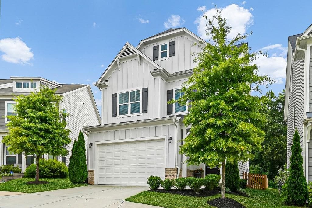 4 bedroom, 3 bathroom, 2,211 sq ft single family residence for sale at 1970 Drew Drive, Atlanta, GA 30318 — photo 6