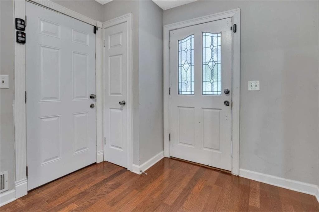 4 bedroom, 3 bathroom, 2,092 sq ft single family residence for sale at 1515 Shoal Creek Drive, Conyers, GA 30094 — photo 3
