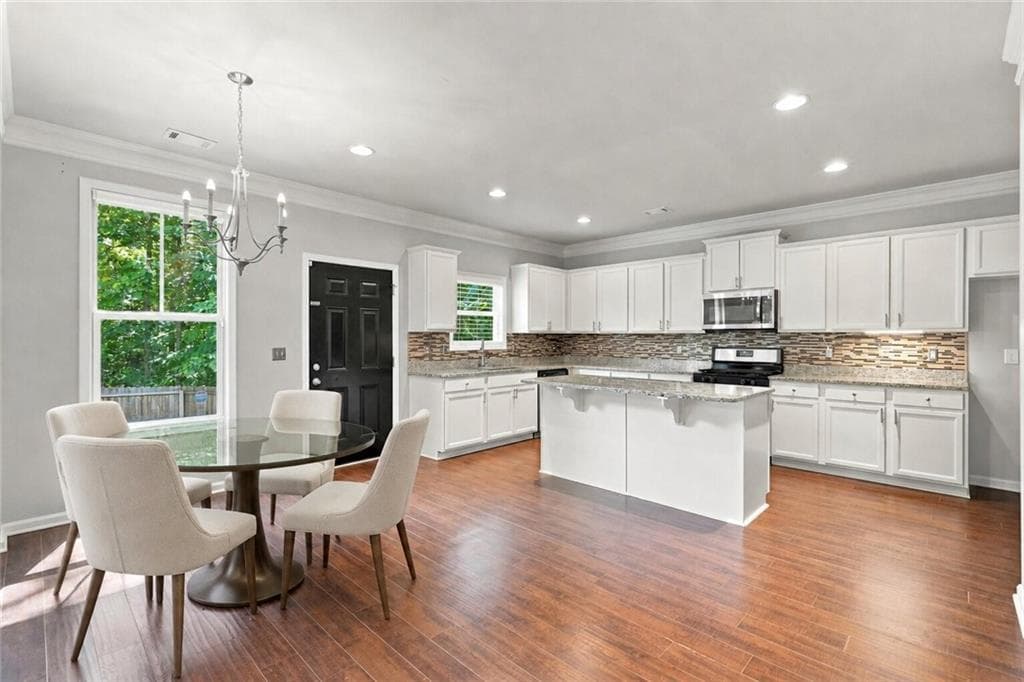 5 bedroom, 3 bathroom, 2,722 sq ft single family residence for sale at 268 Oak Road, Lawrenceville, GA 30044 — photo 4