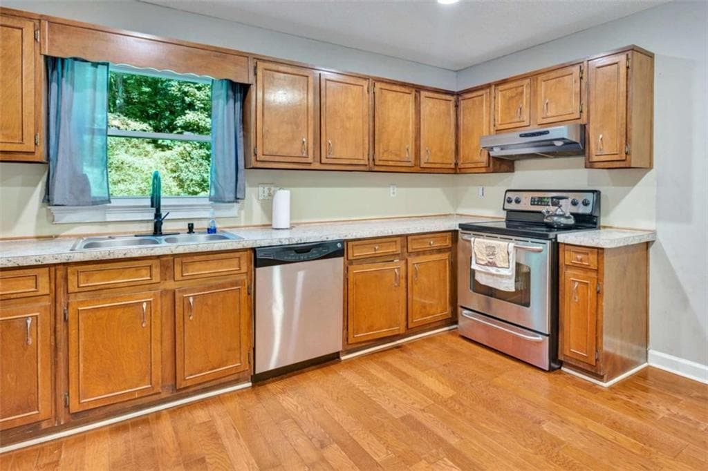 4 bedroom, 3 bathroom, 2,092 sq ft single family residence for sale at 1515 Shoal Creek Drive, Conyers, GA 30094 — photo 8