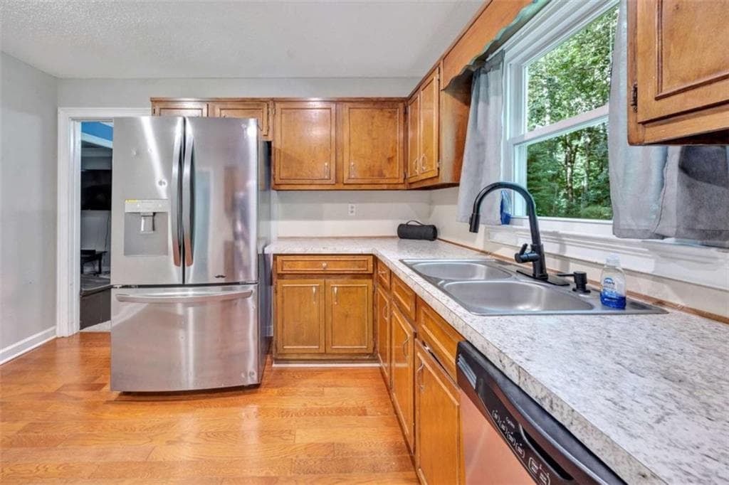 4 bedroom, 3 bathroom, 2,092 sq ft single family residence for sale at 1515 Shoal Creek Drive, Conyers, GA 30094 — photo 9