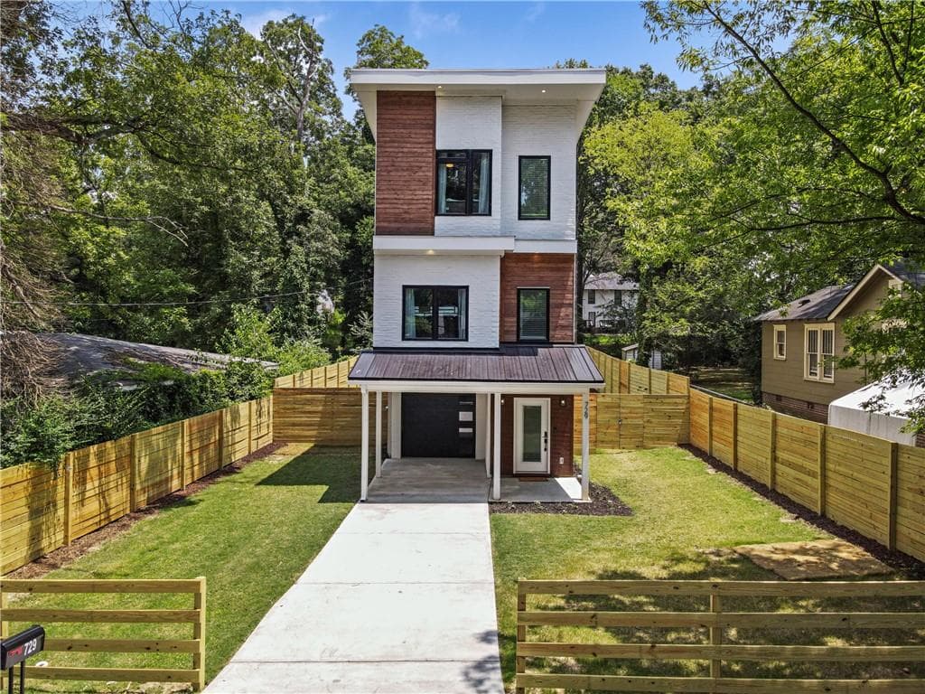 4 bedroom, 4 bathroom, 2,368 sq ft single family residence for sale at 729 Emily Place, Atlanta, GA 30318 — photo 2