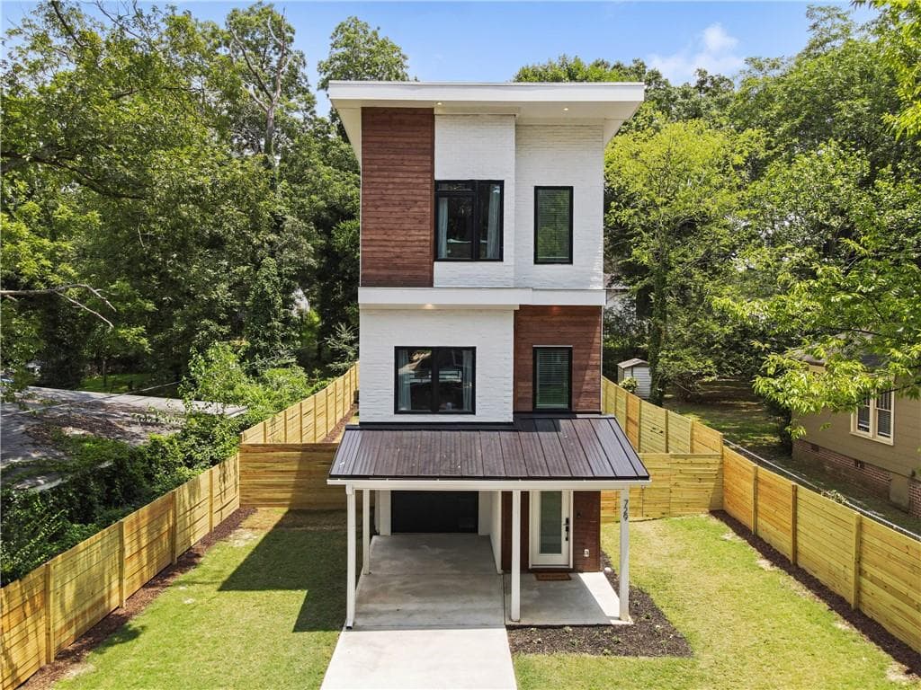 4 bedroom, 4 bathroom, 2,368 sq ft single family residence for sale at 729 Emily Place, Atlanta, GA 30318 — photo 3