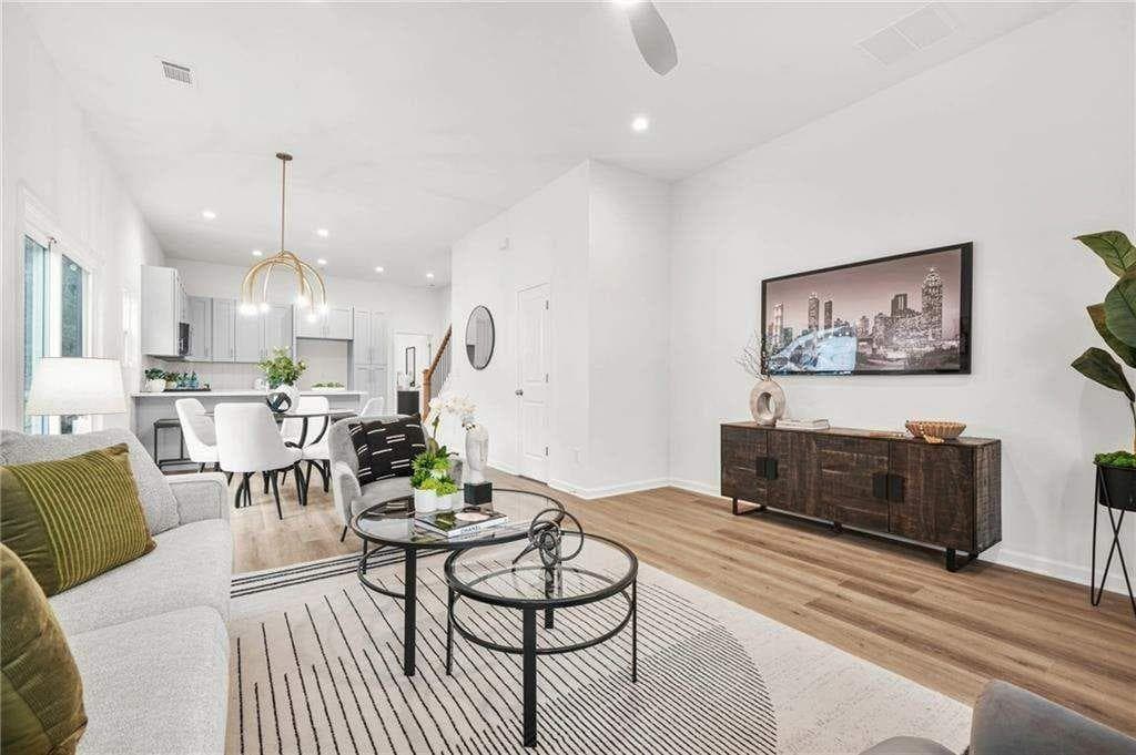 3 bedroom, 3 bathroom, 1,338 sq ft townhouse for sale at 1462 Connally Avenue, Atlanta, GA 30310 — photo 5