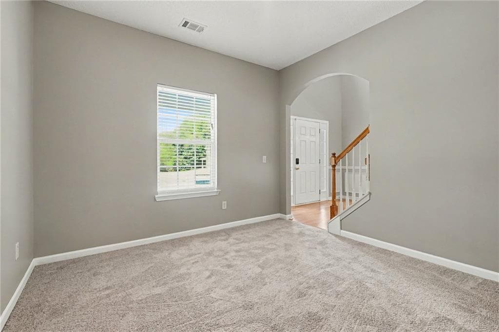5 bedroom, 3 bathroom, 2,382 sq ft single family residence under contract at 230 Stone Ridge Way, Covington, GA 30016 — photo 7
