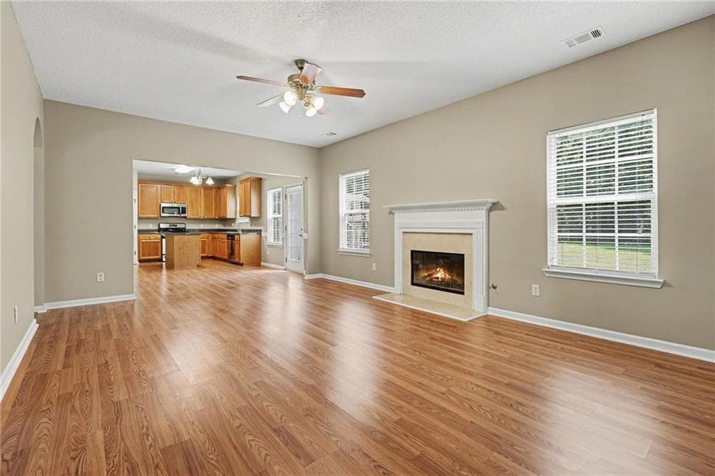 5 bedroom, 3 bathroom, 2,382 sq ft single family residence under contract at 230 Stone Ridge Way, Covington, GA 30016 — photo 10