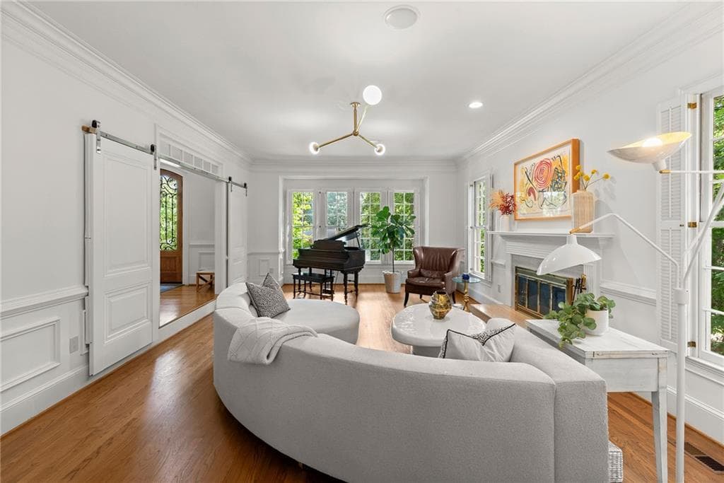 5 bedroom, 6 bathroom, 6,039 sq ft single family residence for sale at 7810 Landowne Drive, Sandy Springs, GA 30350 — photo 6
