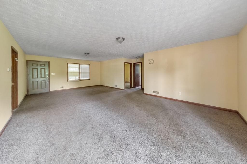 3 bedroom, 2 bathroom, 1,412 sq ft single family residence for sale at 921 Curry Circle, Conyers, GA 30094 — photo 4