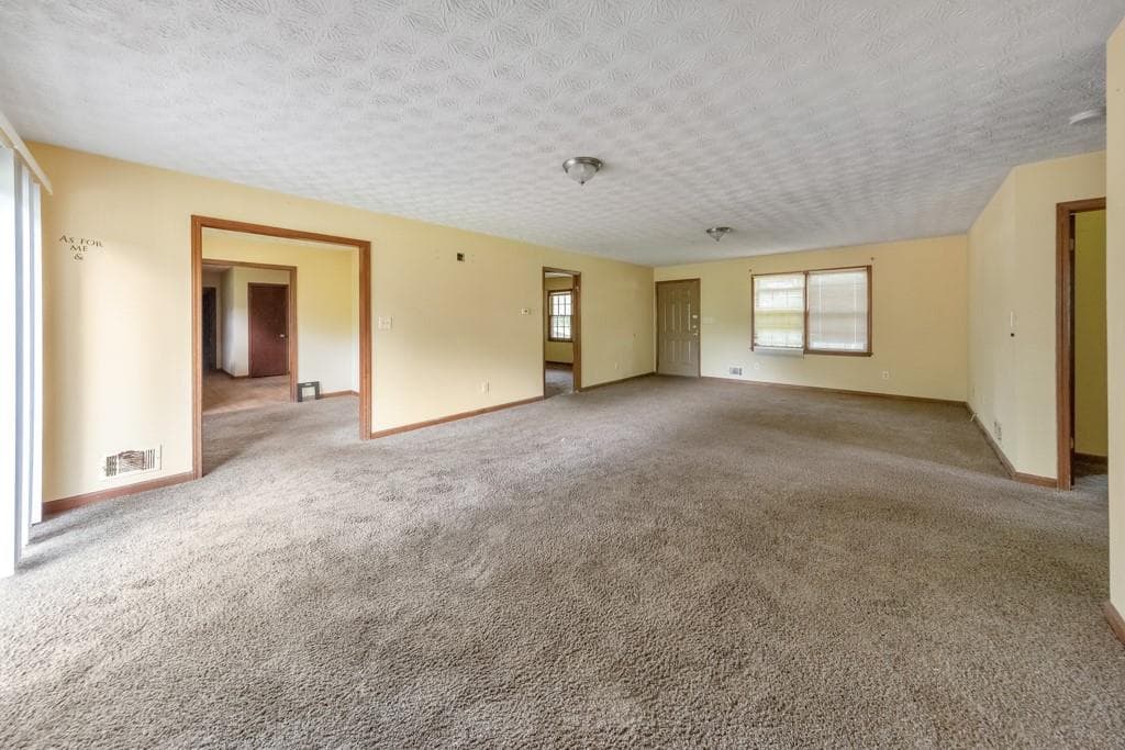 3 bedroom, 2 bathroom, 1,412 sq ft single family residence for sale at 921 Curry Circle, Conyers, GA 30094 — photo 5