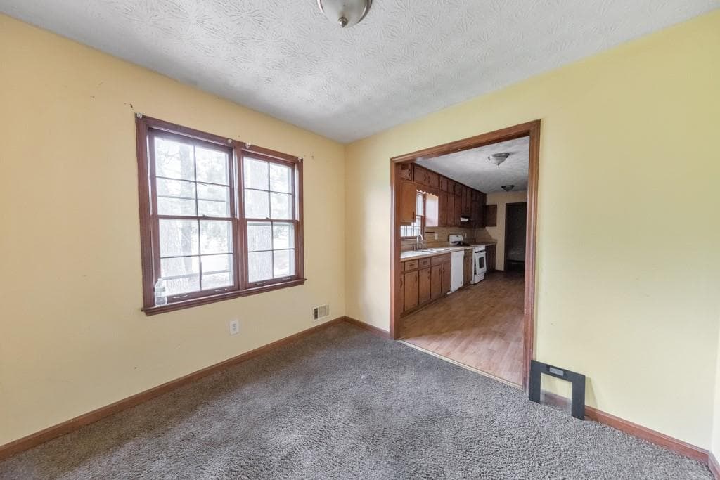 3 bedroom, 2 bathroom, 1,412 sq ft single family residence for sale at 921 Curry Circle, Conyers, GA 30094 — photo 7