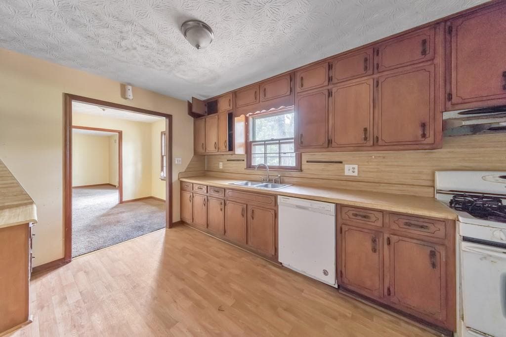 3 bedroom, 2 bathroom, 1,412 sq ft single family residence for sale at 921 Curry Circle, Conyers, GA 30094 — photo 9