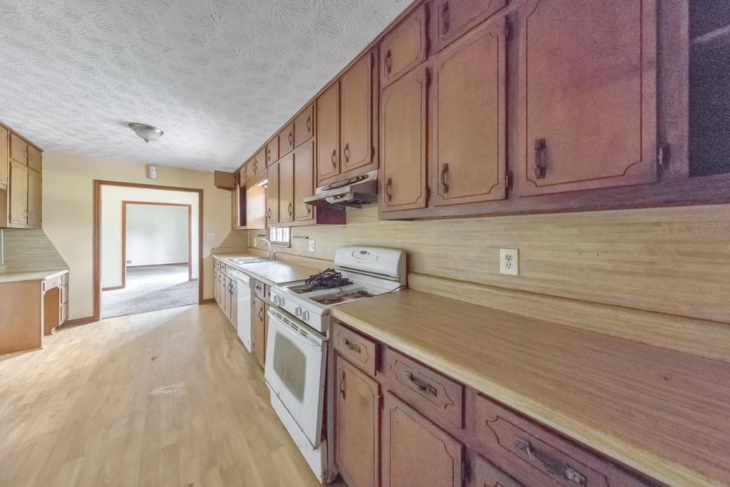 3 bedroom, 2 bathroom, 1,412 sq ft single family residence for sale at 921 Curry Circle, Conyers, GA 30094 — photo 10