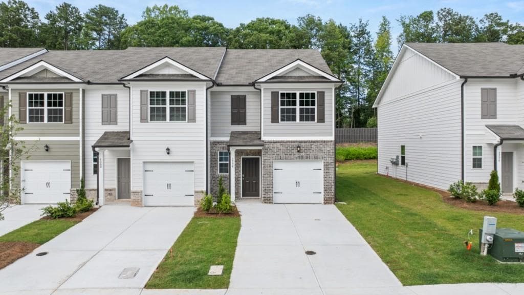 3 bedroom, 3 bathroom, 1,508 sq ft townhouse for sale at 5998 Skylar Drive, South Fulton, GA 30331