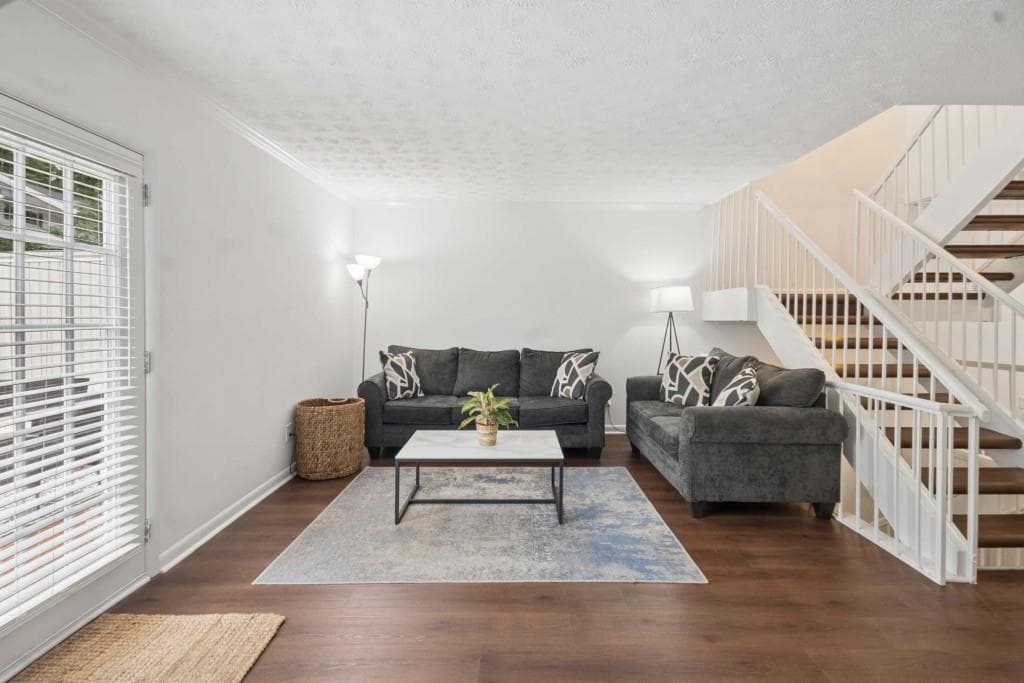 3 bedroom, 4 bathroom, 1,974 sq ft townhouse for sale at 7345 Cardigan Circle, Atlanta, GA 30328 — photo 3