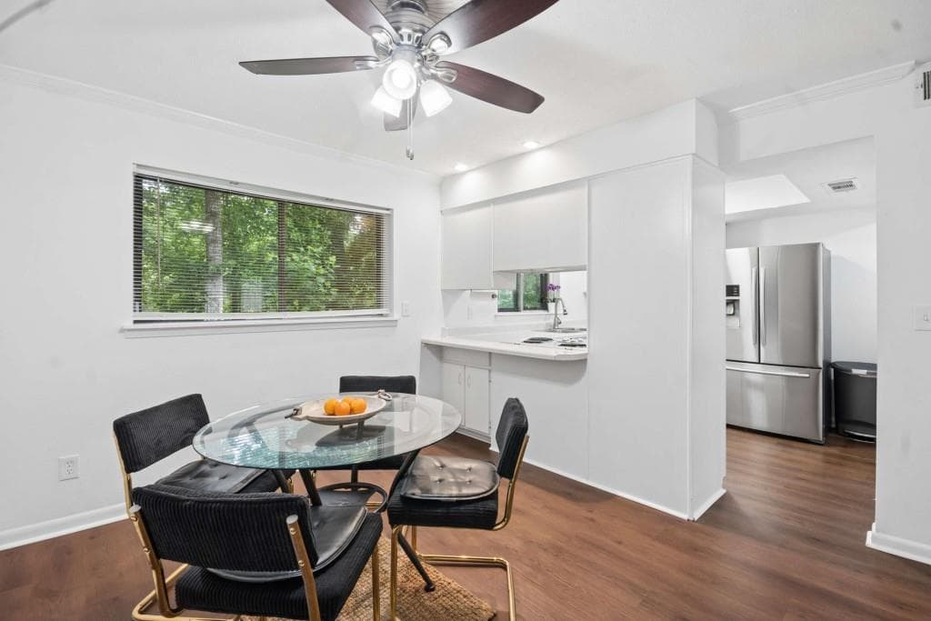 3 bedroom, 4 bathroom, 1,974 sq ft townhouse for sale at 7345 Cardigan Circle, Atlanta, GA 30328 — photo 4