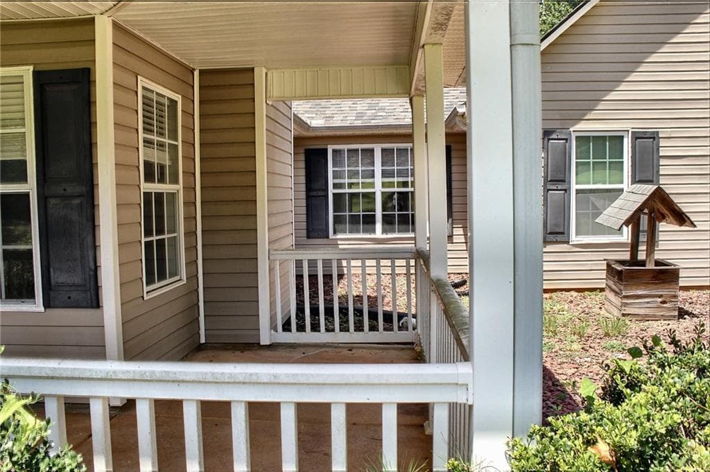 3 bedroom, 2 bathroom, 1,502 sq ft single family residence for sale at 5613 Highway 81, Mcdonough, GA 30252 — photo 2