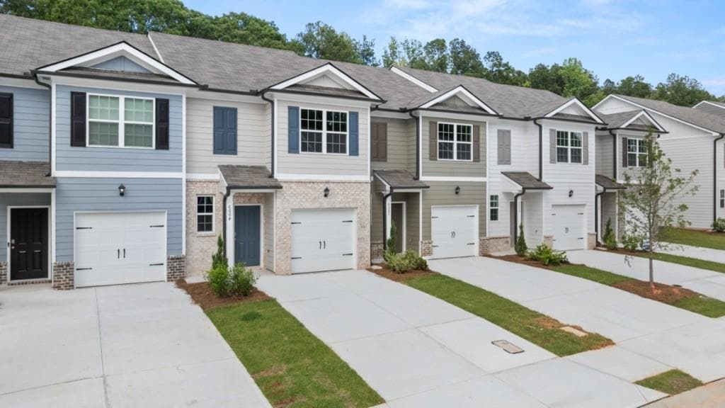 3 bedroom, 3 bathroom, 1,508 sq ft townhouse under contract at 6004 Skylar Drive, South Fulton, GA 30331 — photo 2