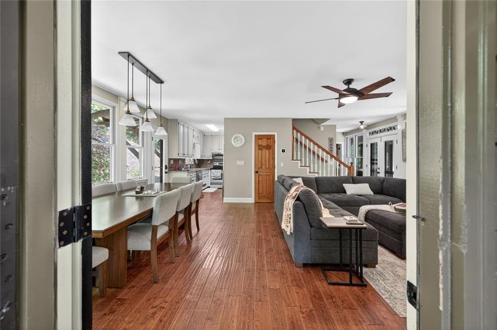 3 bedroom, 3 bathroom, 1,819 sq ft single family residence for sale at 452 Bellflower Drive, Jasper, GA 30143 — photo 3