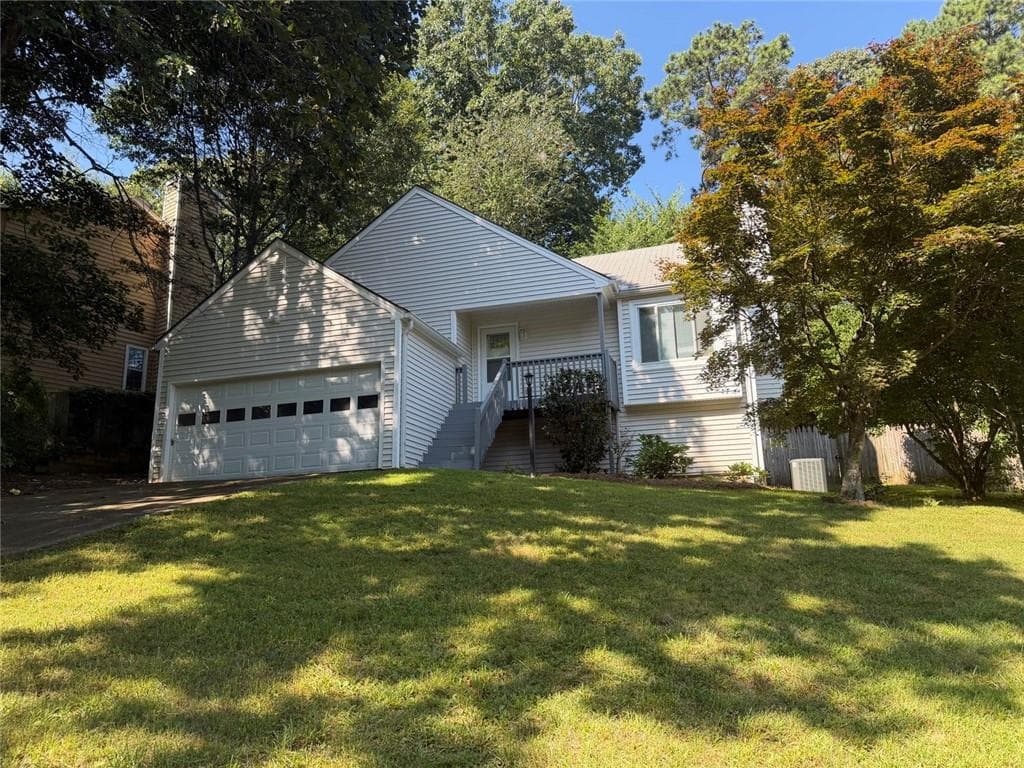 3 bedroom, 2 bathroom, 1,424 sq ft single family residence for rent at 1819 Crescent Hill Drive, Acworth, GA 30102 for $1,850 a month — photo 1 of 25
