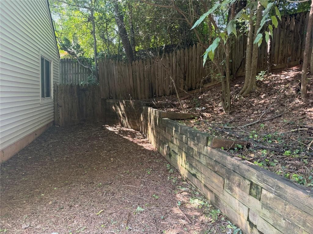 3 bedroom, 2 bathroom, 1,424 sq ft single family residence for rent at 1819 Crescent Hill Drive, Acworth, GA 30102 for $1,850 a month — photo 3
