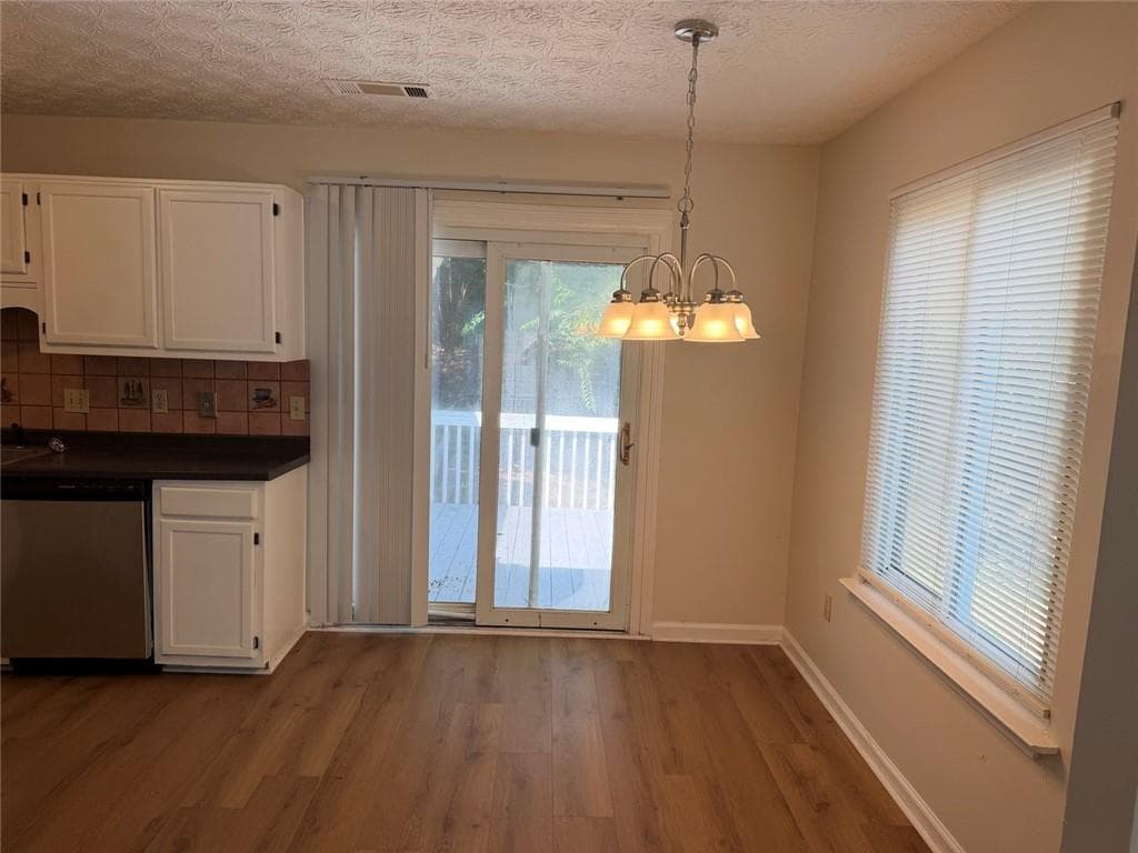 3 bedroom, 2 bathroom, 1,424 sq ft single family residence for rent at 1819 Crescent Hill Drive, Acworth, GA 30102 for $1,850 a month — photo 4