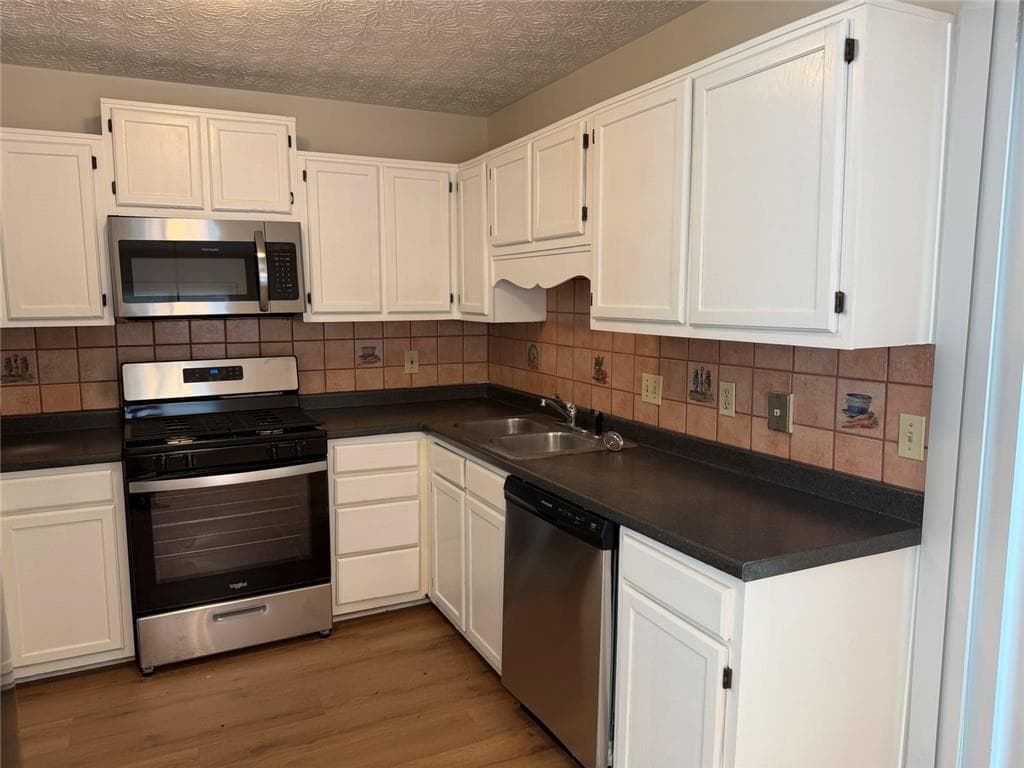 3 bedroom, 2 bathroom, 1,424 sq ft single family residence for rent at 1819 Crescent Hill Drive, Acworth, GA 30102 for $1,850 a month — photo 5