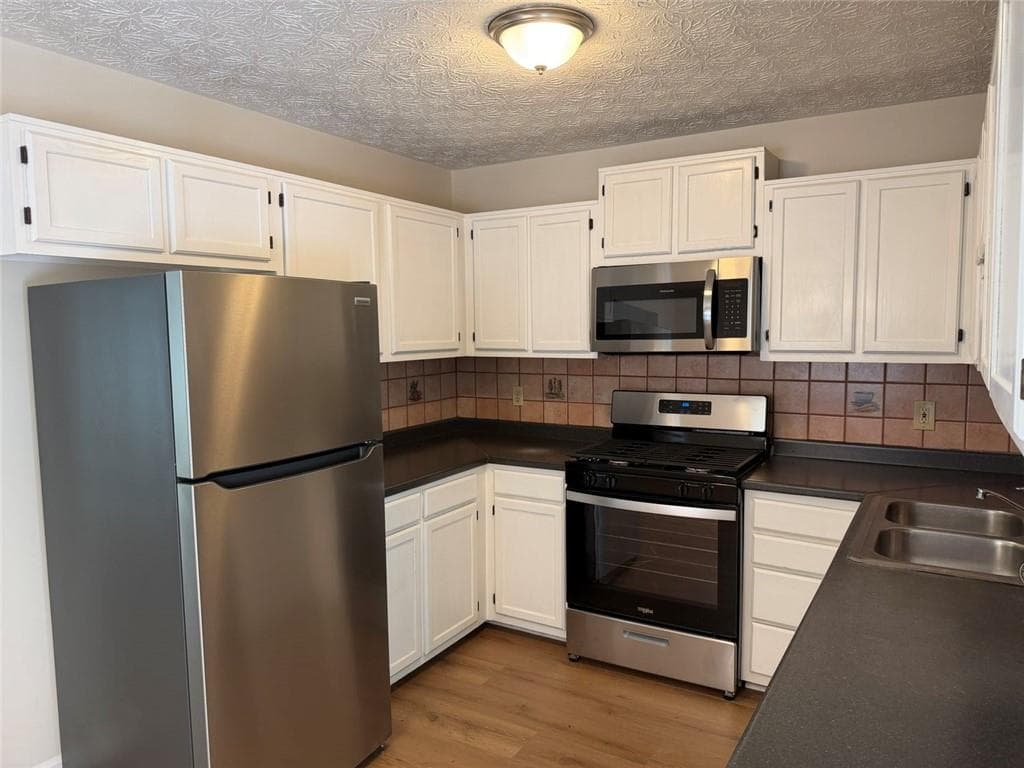 3 bedroom, 2 bathroom, 1,424 sq ft single family residence for rent at 1819 Crescent Hill Drive, Acworth, GA 30102 for $1,850 a month — photo 6