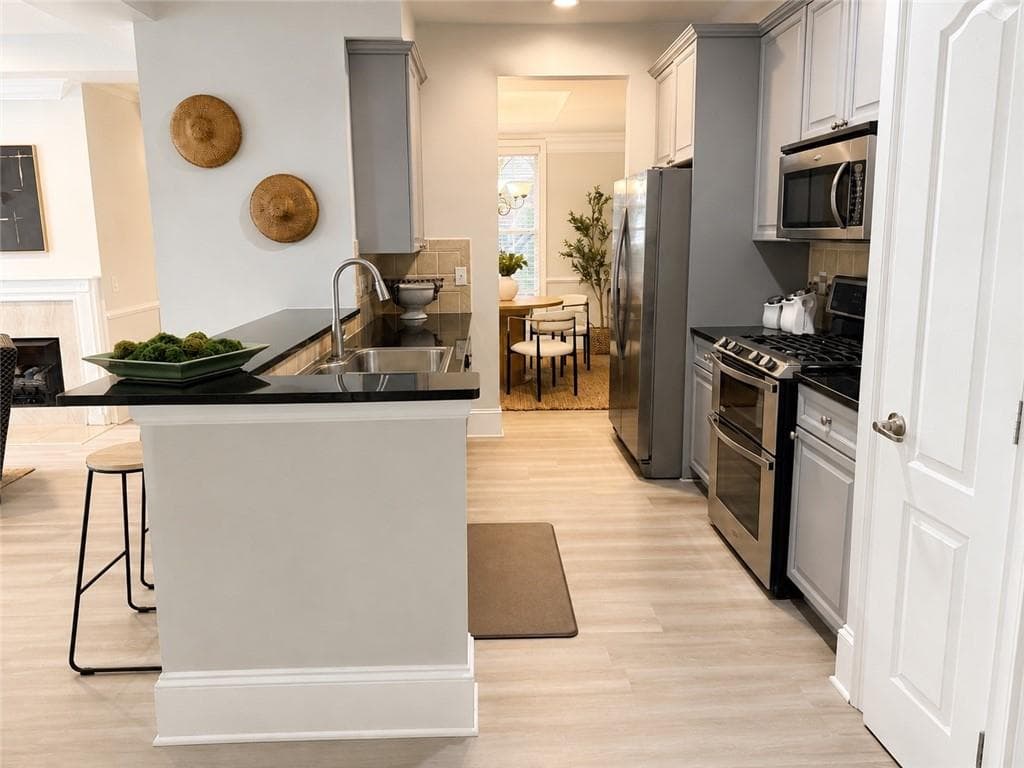 4 bedroom, 3 bathroom, 3,396 sq ft townhouse for sale at 554 Centennial Lane, Atlanta, GA 30313 — photo 4