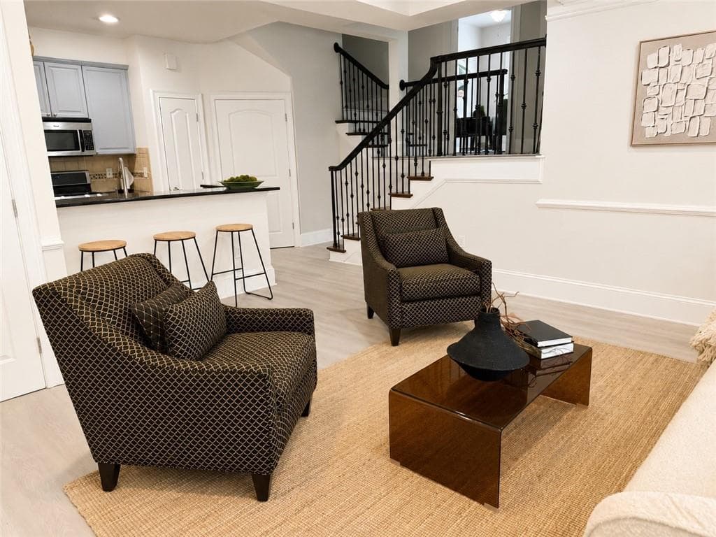 4 bedroom, 3 bathroom, 3,396 sq ft townhouse for sale at 554 Centennial Lane, Atlanta, GA 30313 — photo 6