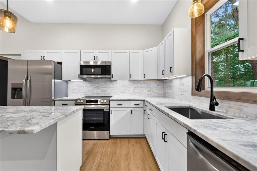 3 bedroom, 2 bathroom, 1,313 sq ft single family residence for sale at 579 Julep Court, Ellijay, GA 30540 — photo 7