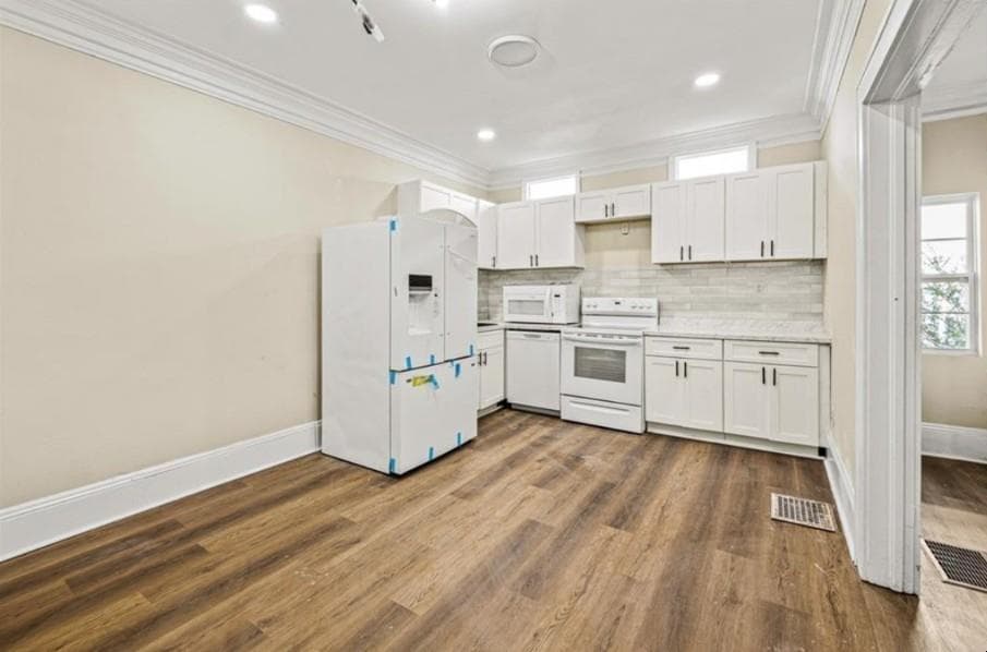 4 bedroom, 2 bathroom, 1,872 sq ft single family residence for sale at 684 S Elizabeth Place, Atlanta, GA 30318 — photo 6