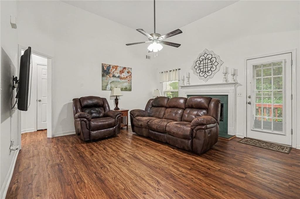 4 bedroom, 3 bathroom, 2,343 sq ft single family residence for sale at 352 Academy Woods Drive, Jefferson, GA 30549 — photo 3