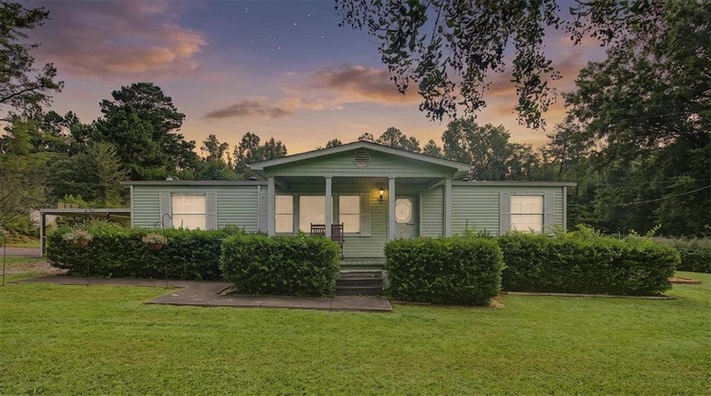 3 bedroom, 2 bathroom, 1,415 sq ft single family residence for sale at 4837 S Dixie Highway, Resaca, GA 30735 — photo 3
