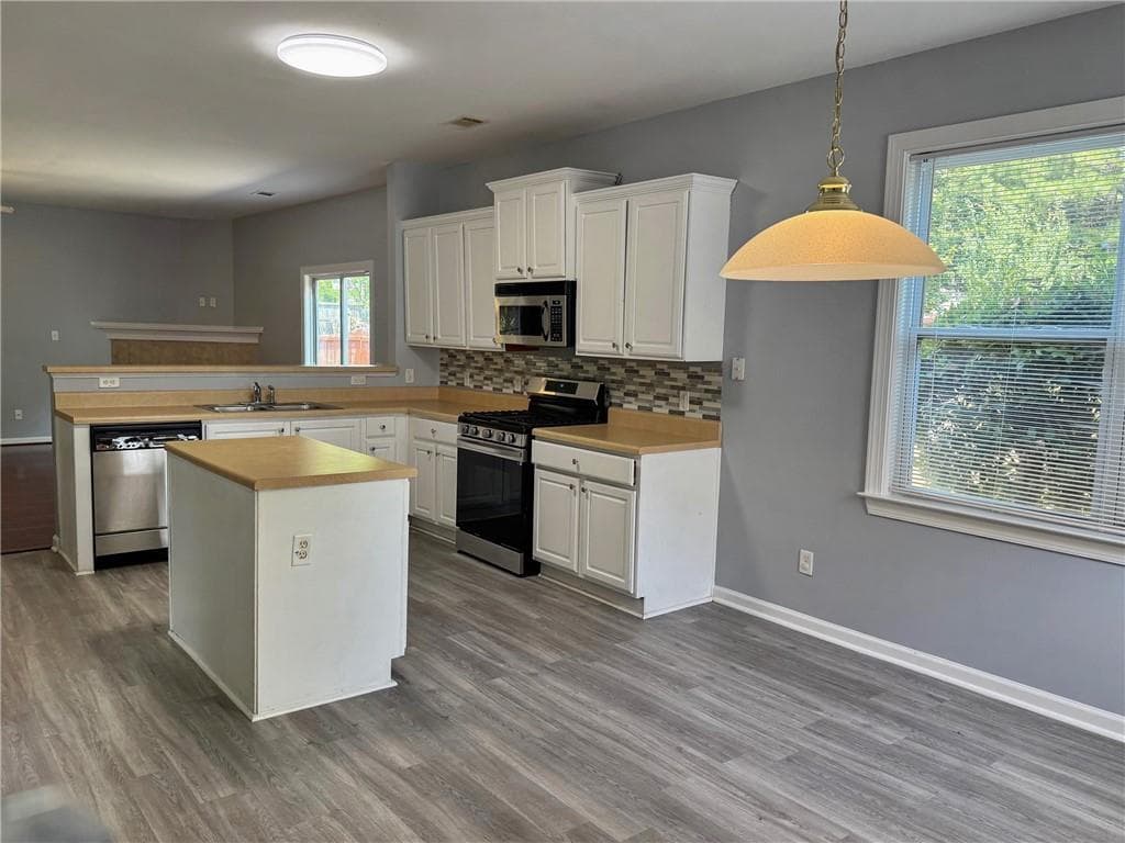 4 bedroom, 3 bathroom, 3,222 sq ft single family residence for sale at 2513 Mockingbird Lane, Locust Grove, GA 30248 — photo 9