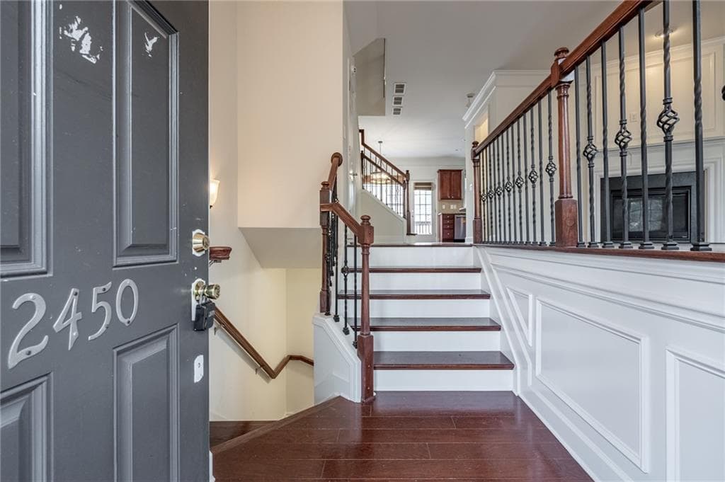 3 bedroom, 4 bathroom, 2,268 sq ft townhouse for sale at 2450 Natoma Court 11, Smyrna, GA 30080 — photo 5