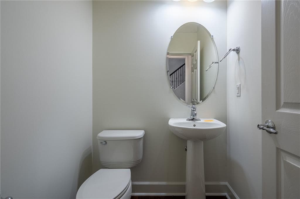 3 bedroom, 4 bathroom, 2,268 sq ft townhouse for sale at 2450 Natoma Court 11, Smyrna, GA 30080 — photo 8