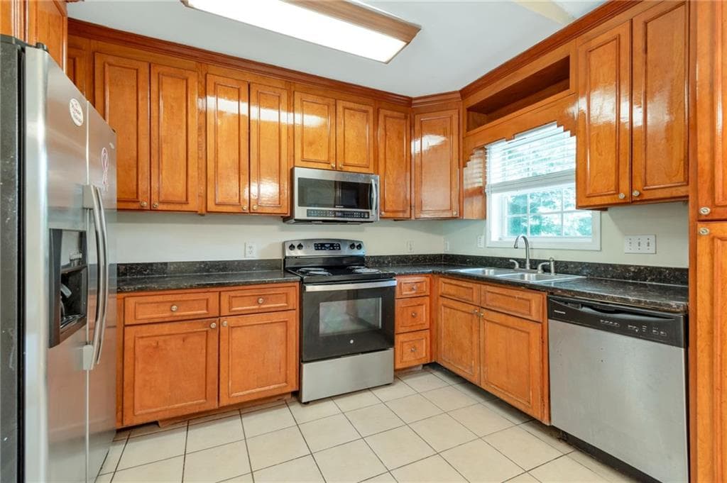 3 bedroom, 2 bathroom, 1,320 sq ft single family residence under contract at 4184 Indian Forest Road, Stone Mountain, GA 30083 — photo 7