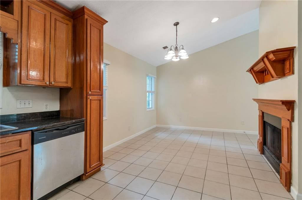 3 bedroom, 2 bathroom, 1,320 sq ft single family residence under contract at 4184 Indian Forest Road, Stone Mountain, GA 30083 — photo 8