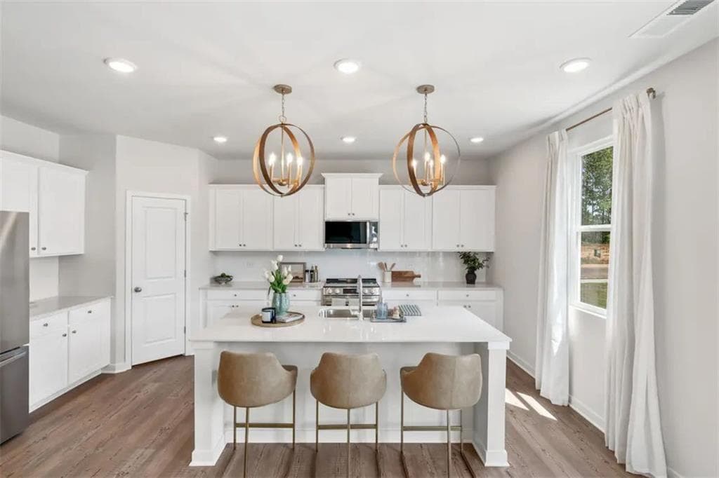 4 bedroom, 4 bathroom, 2,774 sq ft single family residence under contract at 8027 Dickens Drive, Fairburn, GA 30213 — photo 6