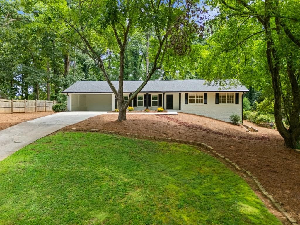 4 bedroom, 3 bathroom, 2,040 sq ft single family residence for sale at 1415 Driftwood Court, Roswell, GA 30075 — photo 2