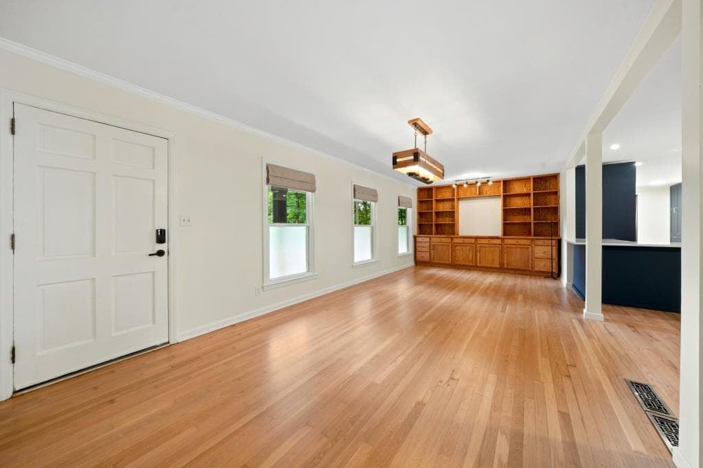 4 bedroom, 3 bathroom, 2,040 sq ft single family residence for sale at 1415 Driftwood Court, Roswell, GA 30075 — photo 7